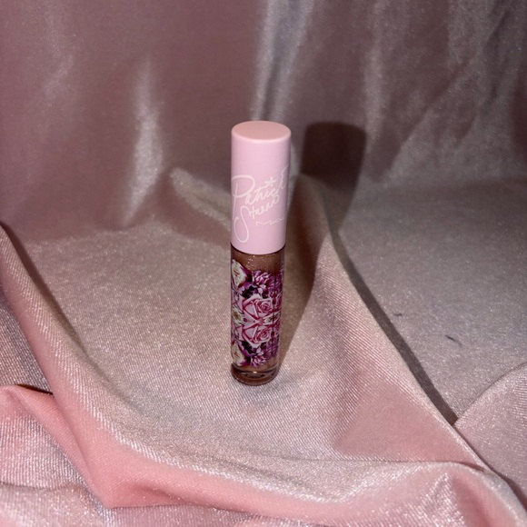 New MAC x Patrick Starrr Lipglass – “MamaStarrr” Discontinued. - Picture 2 of 2